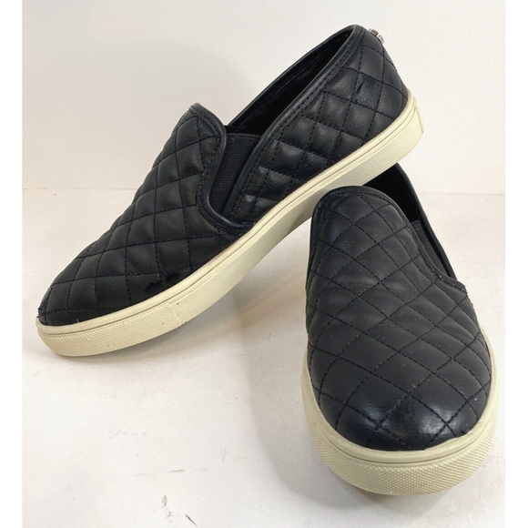 Steve Madden Women's Ecentrcq Quilted Slip On Sneakers‎  Black Shoes Size 8.5M - Picture 2 of 7